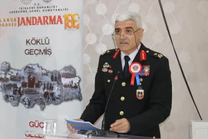 AĞRI (AA) – Ağrı'da şehit aileleri ve gaziler yemekte bir