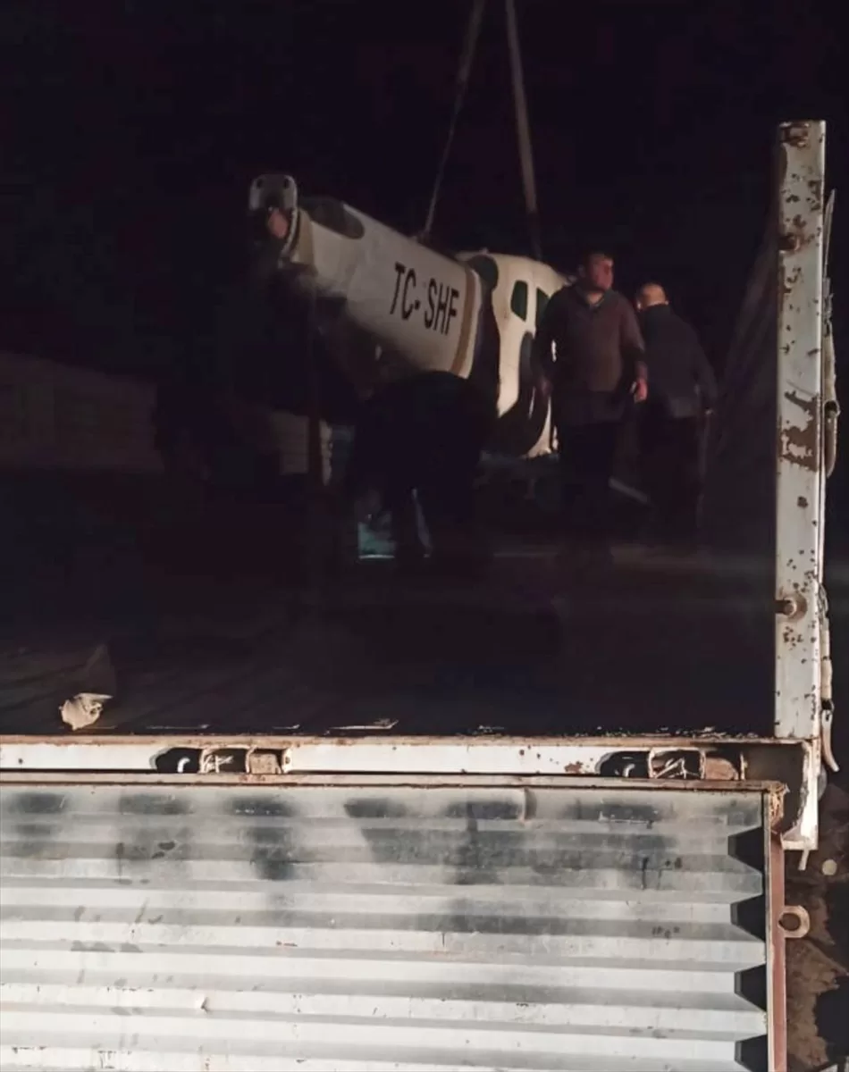 GÜNCELLEME 4 – Aksaray'da düşen sivil eğitim uçağındaki 2 kişi yaralandı