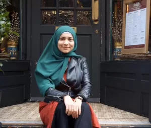 BONN (AA) – Almanya'da başörtülü Türk bir üniversite öğrencisi, derste