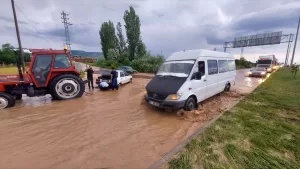 AMASYA (AA) – Amasya'nın Gümüşhacıköy ilçesinde etkili olan sağanak nedeniyle