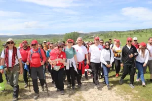 - Yürüyüşe Kastamonu Valisi Avni Çakır da katılıyor