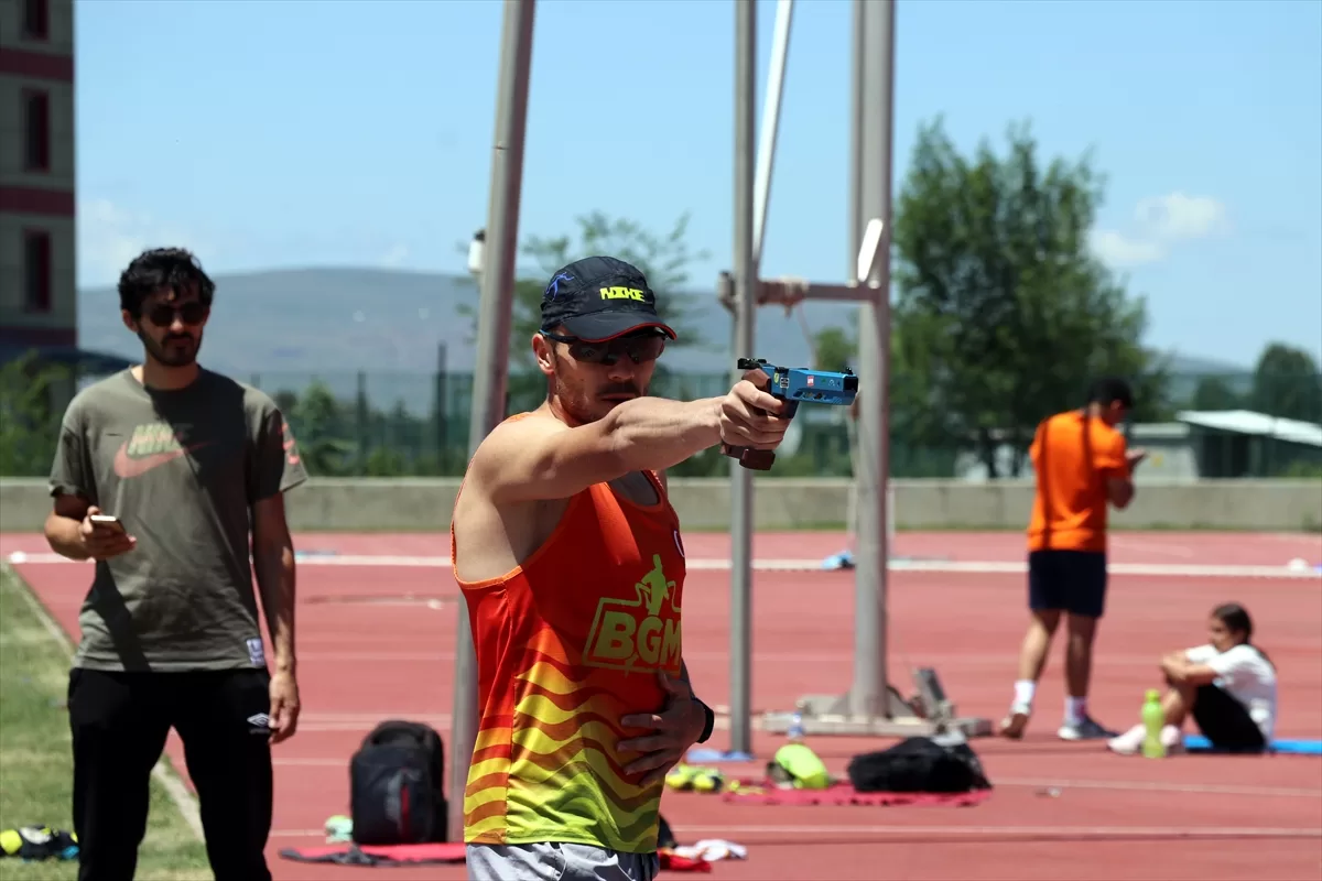 Atlet babasının ısrarıyla ağlayarak başladığı sporda şimdi olimpiyatlara aday