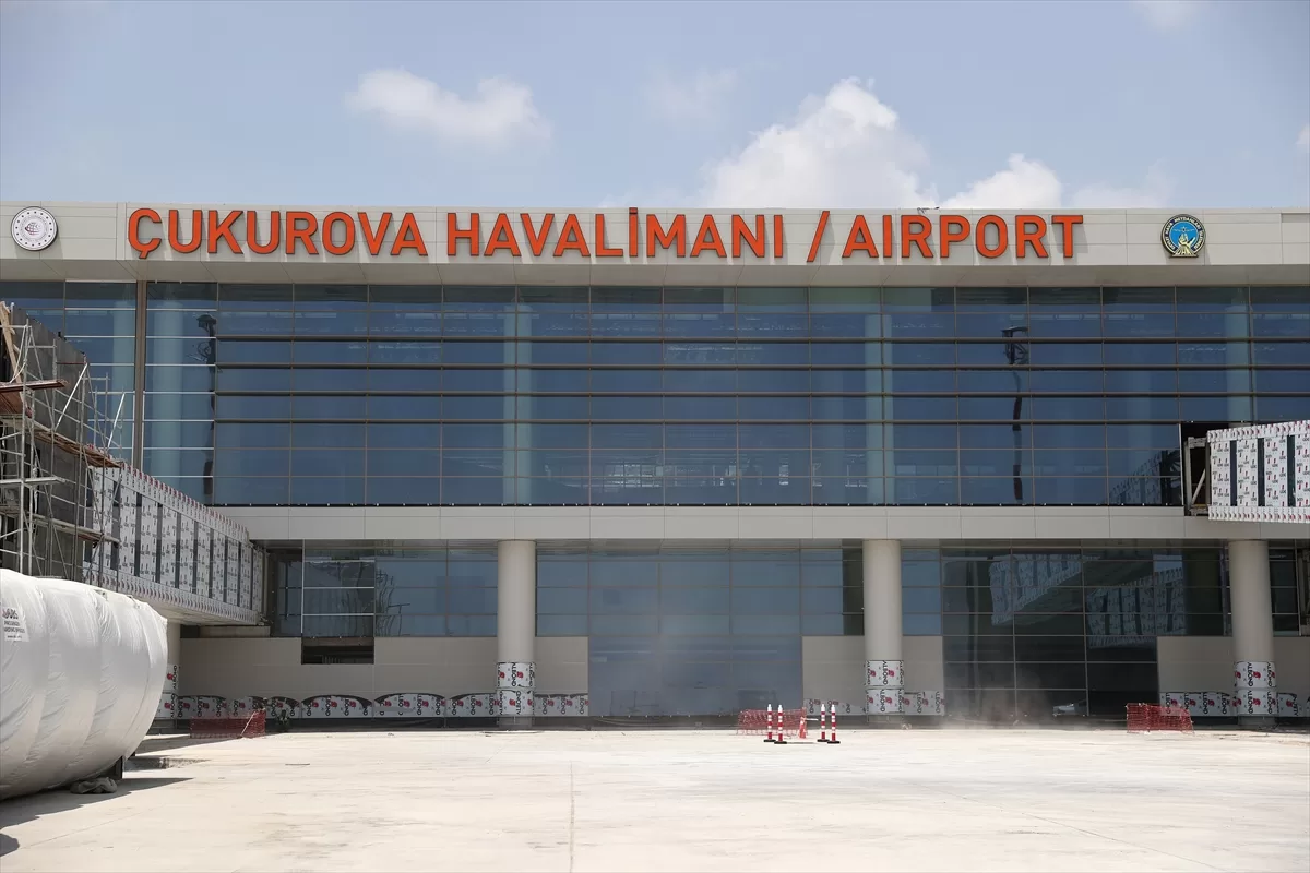 Bakan Uraloğlu, Çukurova Havalimanı'ndaki çalışmaları inceledi: