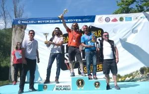 KOCAELİ (AA) – Kocaeli Büyükşehir Belediyesi tarafından düzenlenen Ballıkayalar Tırmanış