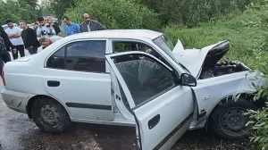 BİLECİK (AA) – Bilecik'in Söğüt ilçesinde minibüsle otomobilin çarpışması sonucu