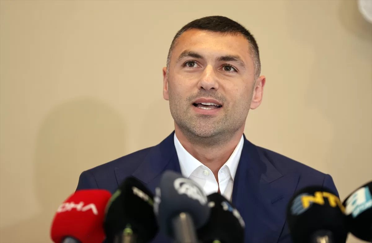 Burak Yılmaz, futbolu bıraktığını açıkladı: