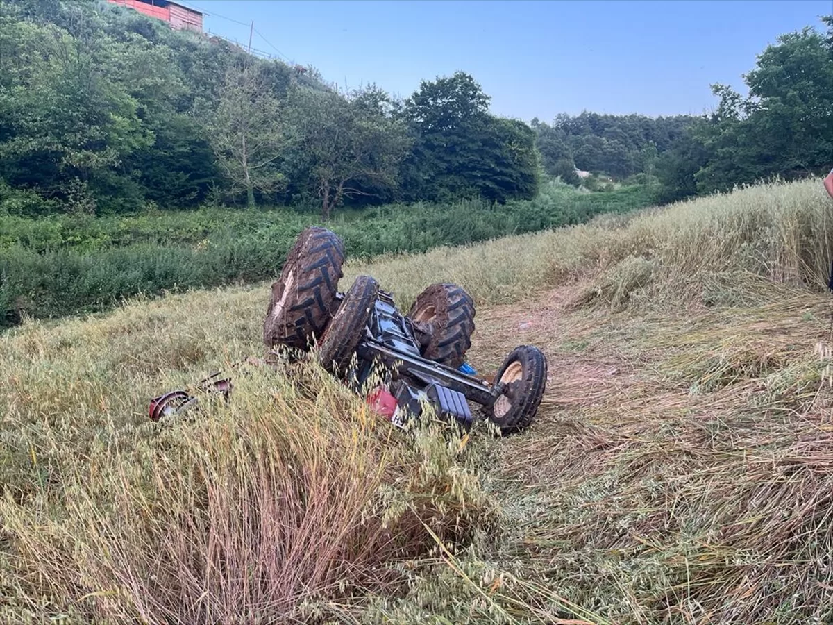 Bursa'da devrilen traktörün altında kalan sürücü ağır yaralandı