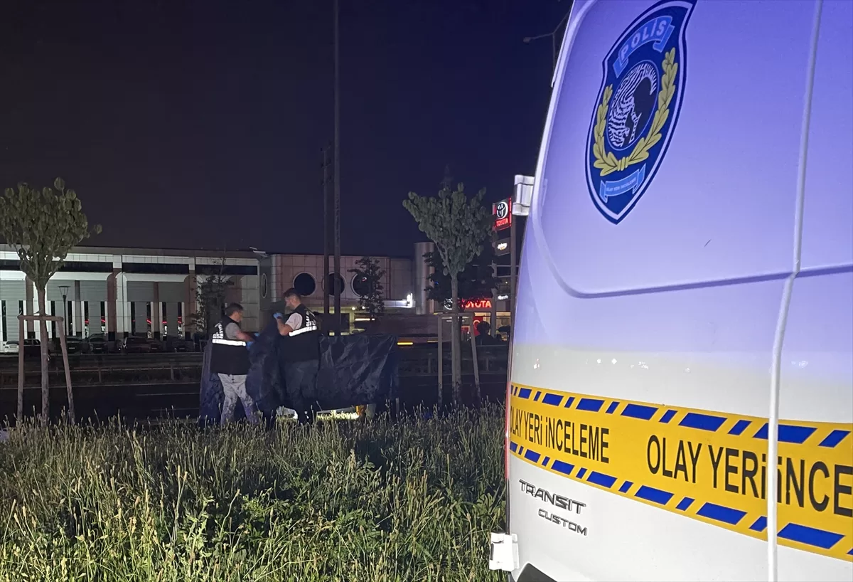 Bursa'da yol kenarında erkek cesedi bulundu