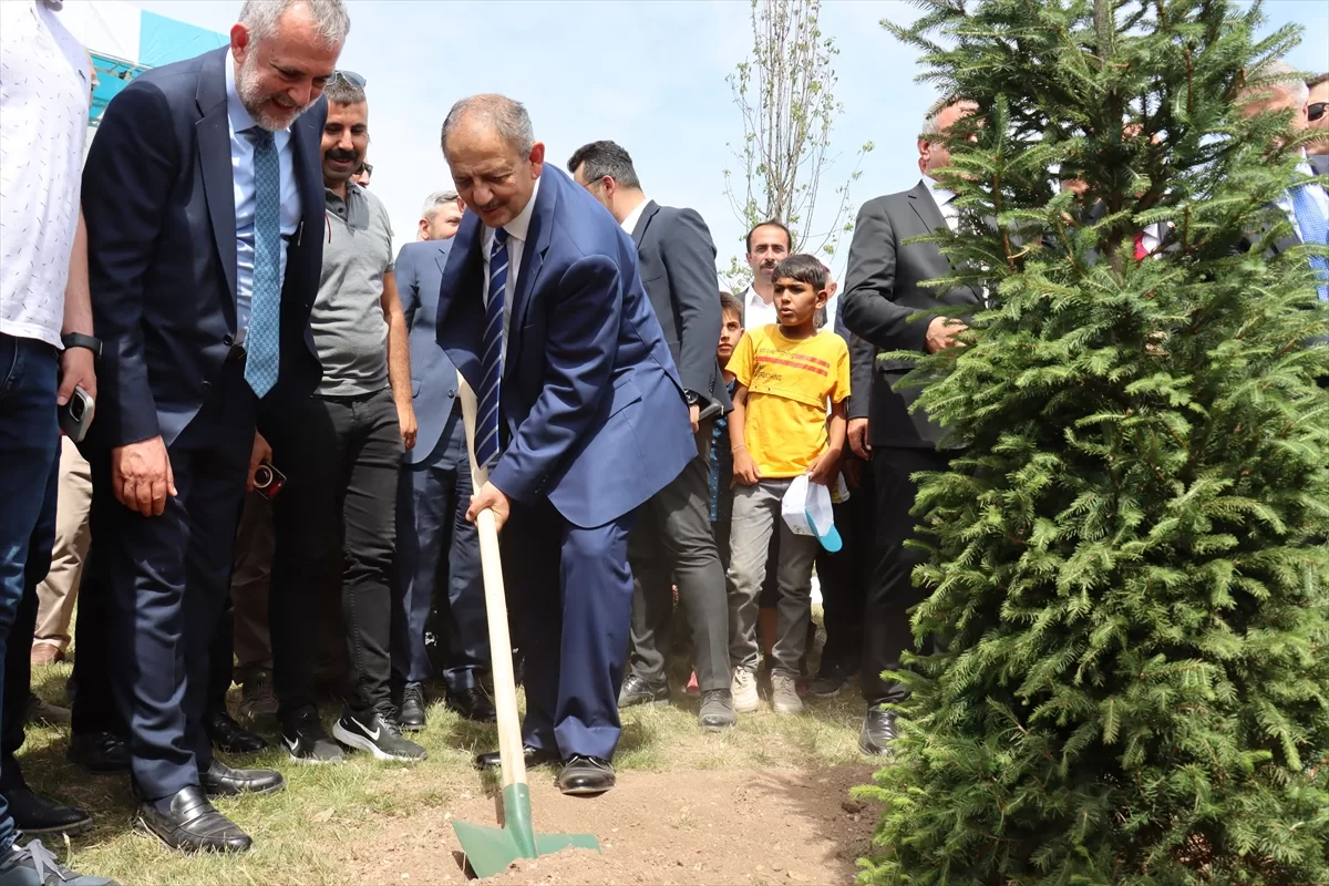 Bakan Özhaseki, Adıyaman'da Eğri Çayır Millet Bahçesi ve toplu açılış töreninde konuştu: