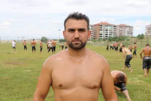 EDİRNE (AA) – Edirneli pehlivanlar, 7-9 Temmuz tarihlerinde gerçekleştirilecek 662.