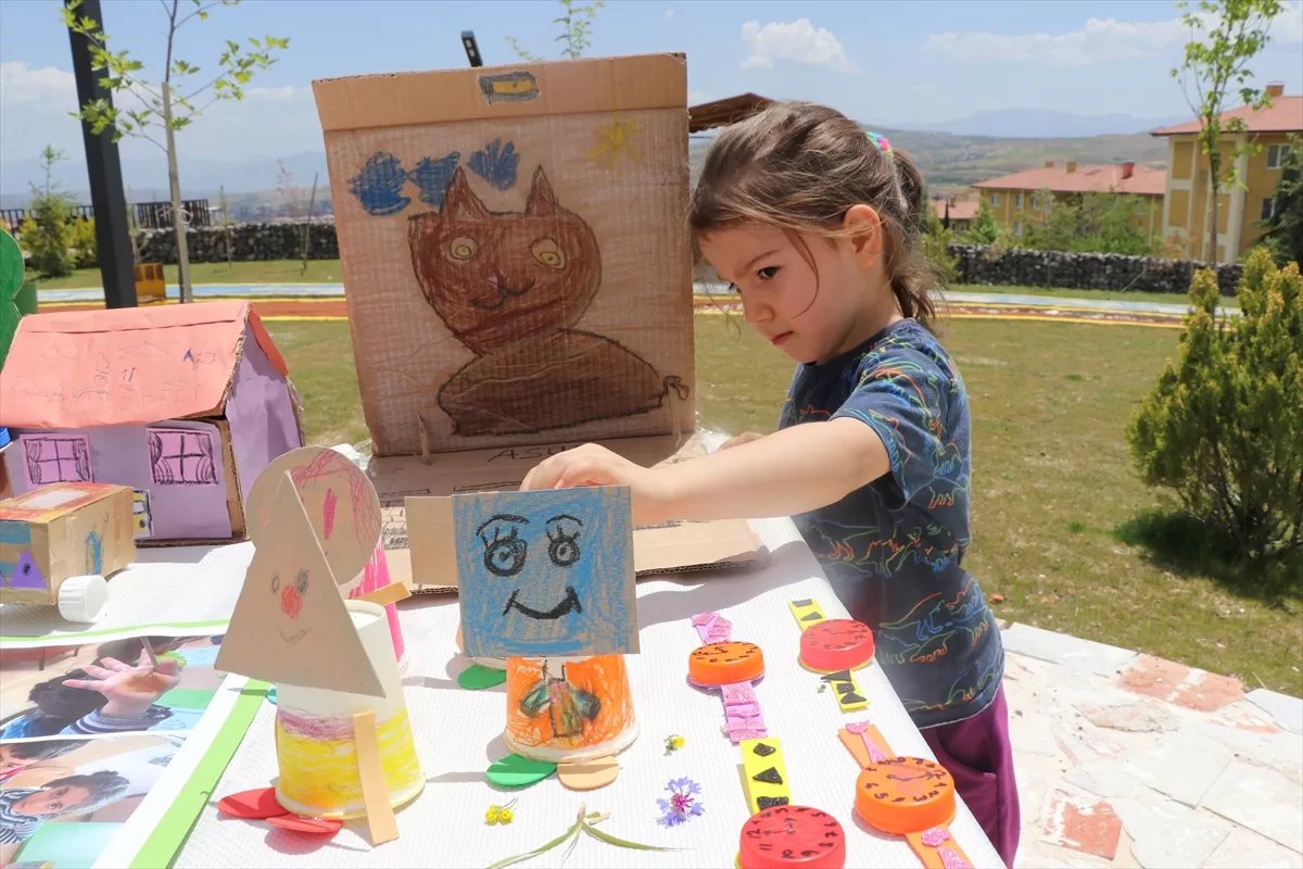 Elazığ'da öğrencilerin atıklardan hazırladığı ürünler “Geri Dönüşüm Parkı”nda sergilendi