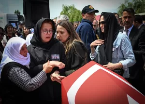 - Şehit işçiler Mehmet Kutlu, İbrahim Özdemir ve İhsan Küçükerdem