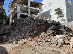 ESKİŞEHİR (AA) – Eskişehir'in merkez Tepebaşı ilçesinde 3 katlı bir