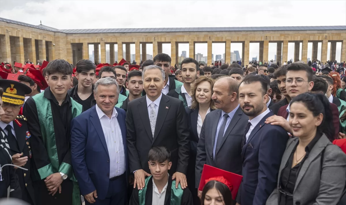 İçişleri Bakanı Yerlikaya'dan Jandarma Teşkilatının 184. kuruluş yıl dönümü dolayısıyla Anıtkabir'e ziyaret