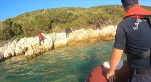 İZMİR (AA) – İzmir'in Urla ilçesi açıklarında yardım talebinde bulunan