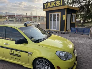 KAYSERİ (AA) – Kayseri'de iki taksici arasında "yolcu alma" nedeniyle