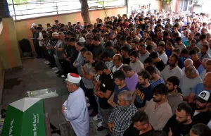 KIRIKKALE (AA) – Kırıkkale'nin Bahşılı ilçesinde, kaçan toplarını almak için