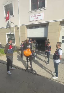 KOCAELİ (AA) – Kocaeli'de, yasa dışı yollarla yurda giren 14