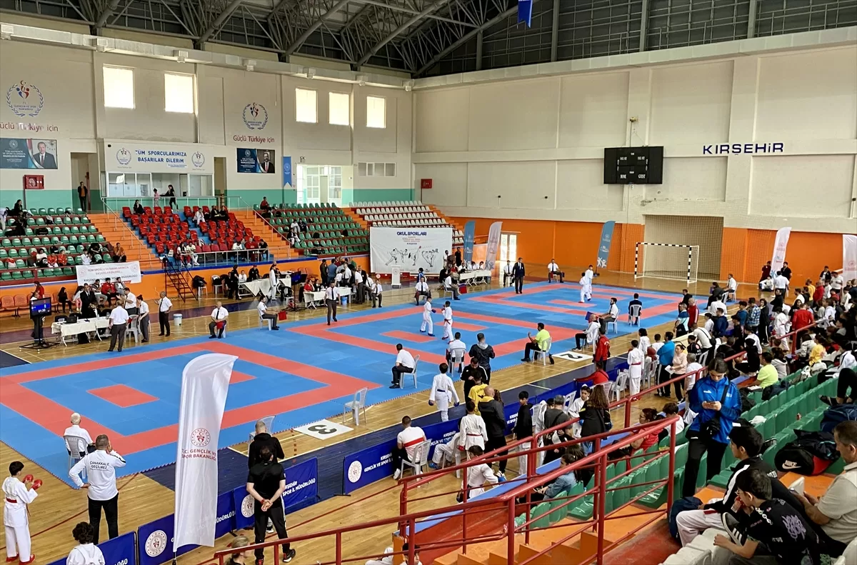 Küçükler ve Yıldızlar Türkiye Karate Şampiyonası Kırşehir'de başladı