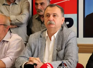 MANİSA (AA) – CHP'de, aralarında eski Manisa İl Başkanı Semih