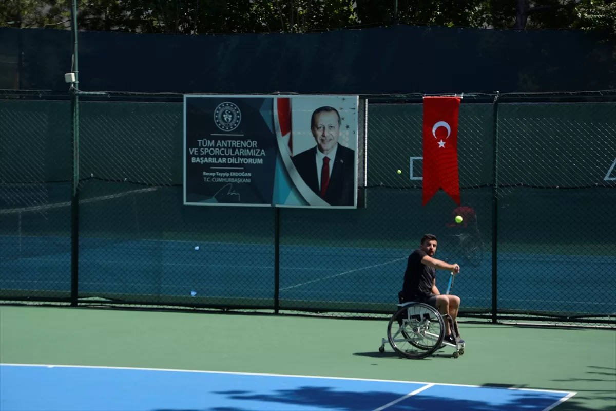 Manisa'da Tekerlekli Sandalye Tenis Akıncılar Türkiye Şampiyonası başladı