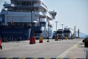 MUĞLA (AA) – Muğla'nın Bodrum ilçesinde demirli "Octopus" adlı mega