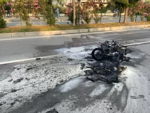 MUĞLA (AA) – Muğla'nın Dalaman ilçesinde minibüsle çarpışan motosikletteki bir