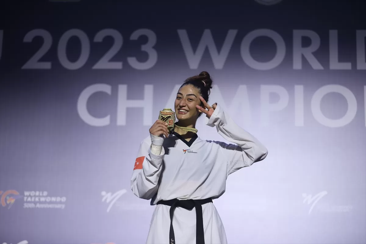 Nafia Kuş, Dünya Tekvando Şampiyonası'nda altın madalya kazandı