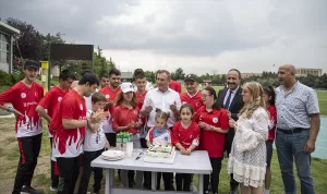 - "Dünyada en sevdiğim ve mutlu olduğum zaman, engelli çocuklarla