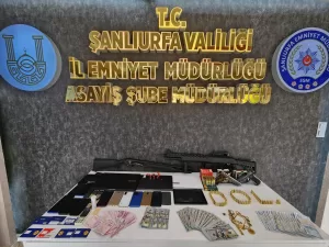 ŞANLIURFA (AA) – Şanlıurfa'nın Akçakale ilçesinde telefon dolandırıcılığı yaptıkları iddiasıyla