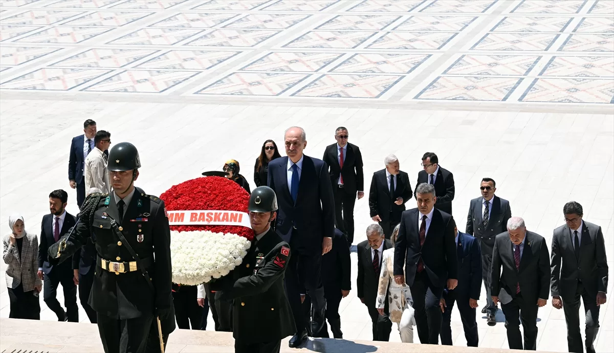 TBMM Başkanı Kurtulmuş ve Başkanlık Divanı üyelerinden Anıtkabir ziyareti