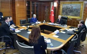 - "Gurbetçi vatandaşlarımız ve nakliyecilerimizin sınırlardan sorunsuz geçmeleri için gerekli