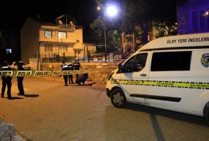 UŞAK (AA) – Uşak'ta iki grup arasında çıkan bıçaklı kavgada