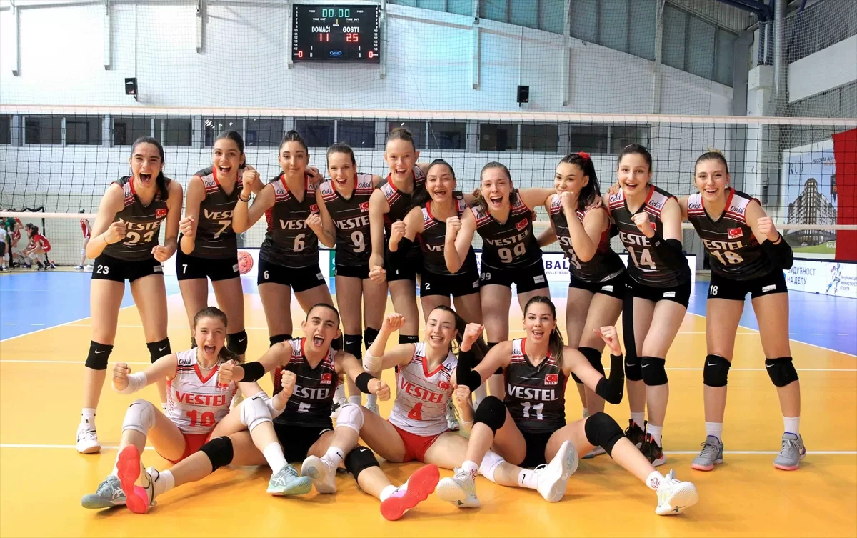 17 Yaş Altı Kadın Milli Voleybol Takımı, Balkan Şampiyonası'nda finale yükseldi