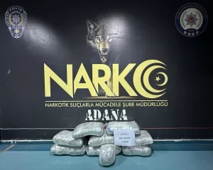 ADANA (AA) – Adana'da 20 kilo 684 gram esrar ele