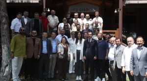 - "Gelecek 5 yılda Sayın Cumhurbaşkanımızın liderliğinde ülkemizi çok farklı