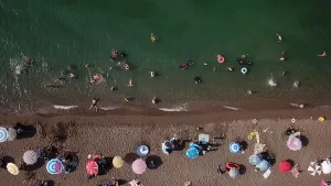 BARTIN/DÜZCE (AA) – Bartın'ın Amasra ile Düzce'nin Akçakoca ilçelerinde sıcak