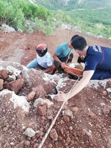 ANTALYA (AA) – Antalya'nın Alanya ilçesinde uçuruma düşerek yaralanan yamaç