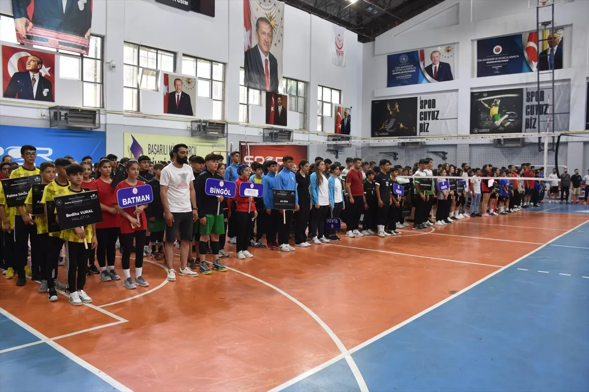 ANALİG voleybol çeyrek final müsabakaları, Şırnak'ta başladı