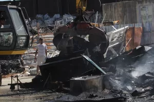 ANTALYA (AA) – Antalya'nın Serik ilçesinde hurdacı deposunda çıkan yangın