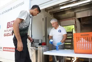 ANTALYA (AA) – Antalya'nın Kemer ilçesinde devam eden orman yangınını