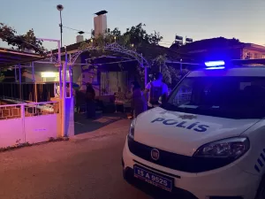 BURDUR (AA) – Burdur'da evinin bahçesinde Almanca özel ders verirken