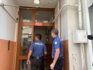 DÜZCE (AA) – Düzce'de apartmanın 4. katından merdiven boşluğuna düşerek