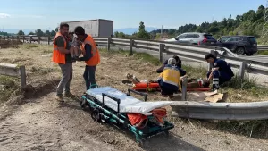 DÜZCE (AA) – Anadolu Otoyolu'nun Düzce geçişinde, otomobil ile Karayolları