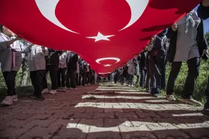 ERZURUM (AA) – Erzurum'da gençler, 15 Temmuz Demokrasi ve Milli
