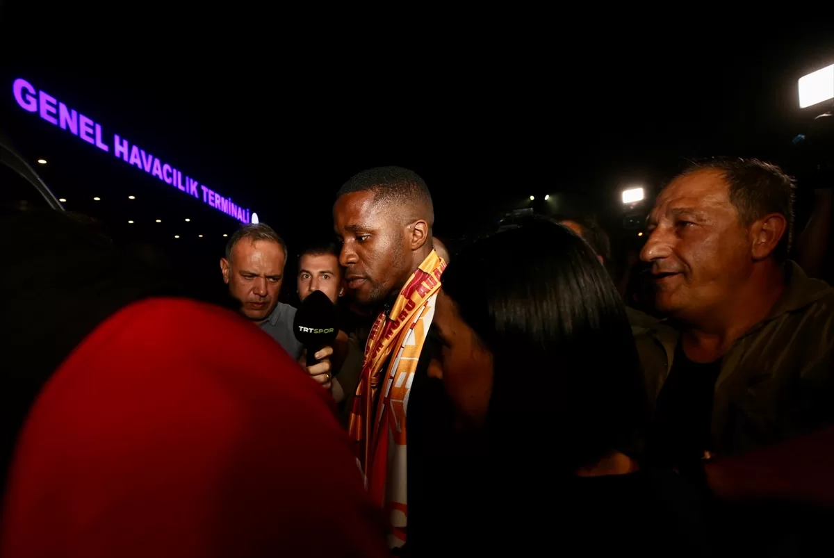 İSTANBUL (AA) – Galatasaray'ın transfer görüşmelerine başladığı Fildişi Sahilli futbolcu