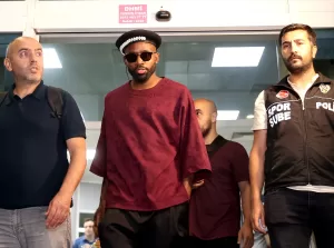 İSTANBUL (AA) – Galatasaray'ın transfer görüşmelerine başladığı futbolcu Cedric Bakambu,