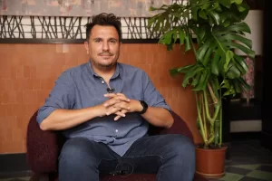 İSTANBUL (AA) – AİŞE HÜMEYRA AKGÜN – Seyahati bir tutku