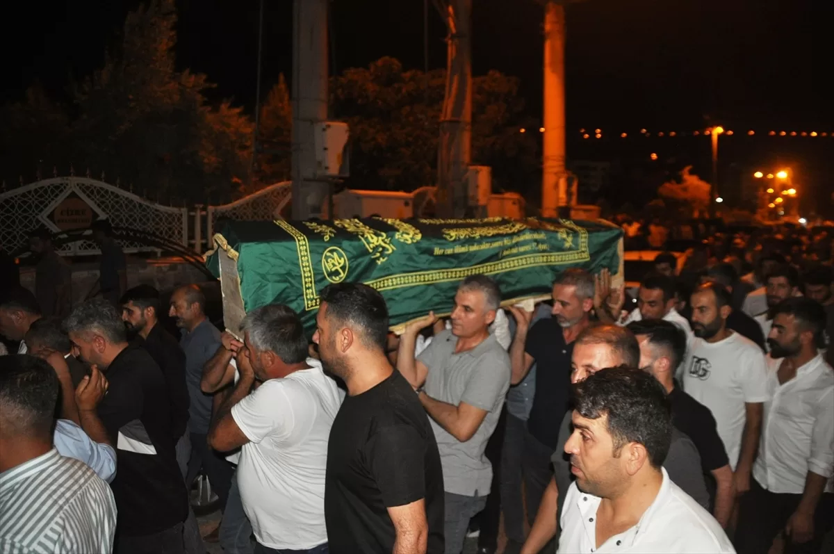 Hakkari'de Cilo buzullarında hayatını kaybeden öğretmenin cenazesi Şırnak'ta toprağa verildi