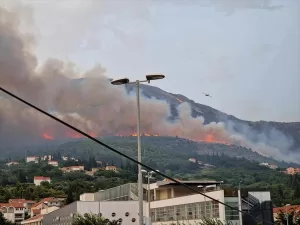 DUBROVNİK (AA) – Hırvatistan'ın Dubrovnik şehri yakınlarındaki Plat bölgesinde çıkan